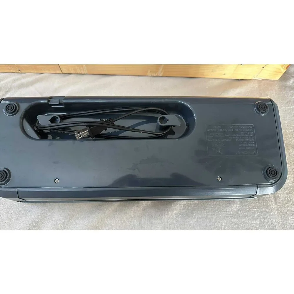 Foodsaver FM 2000 Vacuum Sealer Machine With Bags